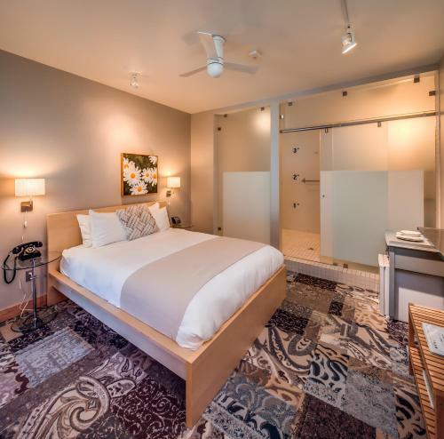 Hotel Island Inn At 123 West