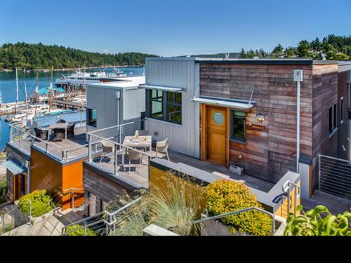 Hotel Island Inn At 123 West