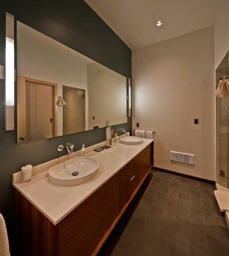 Hotel Island Inn At 123 West