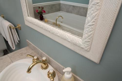 Bed & Breakfast Tucker House Inn