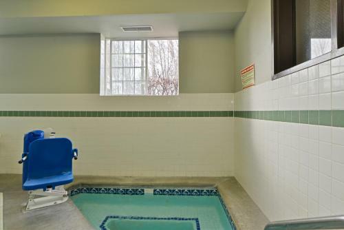 Motel 6 Meridian