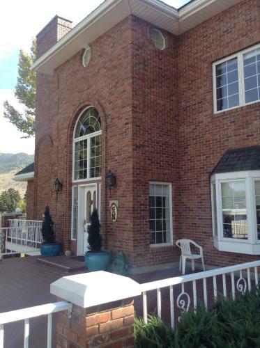 Toad Hall Manor Bed And Breakfast
