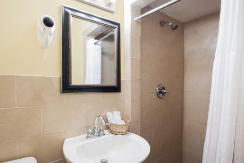 Motel Knights Inn & Suites Eagle Pass