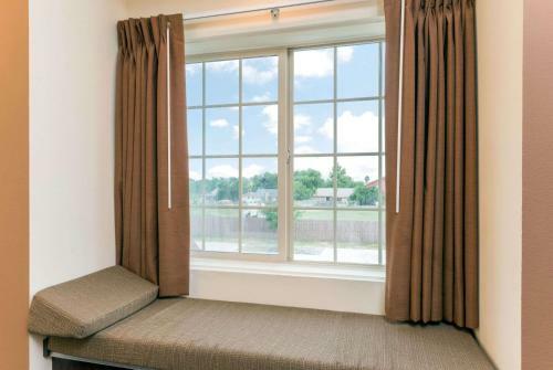 Hotel Microtel Inn And Suites Eagle Pass