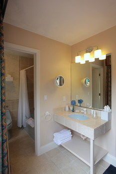 Hotel Pleasant Bay Village Resort
