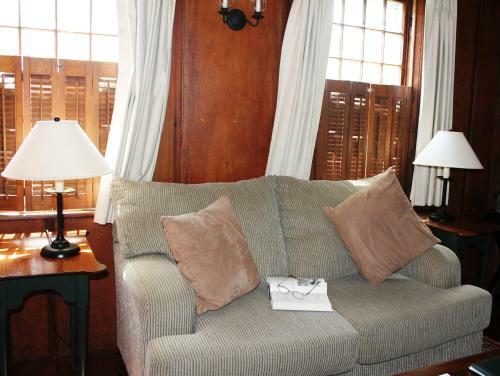 Posada Captain's House Inn