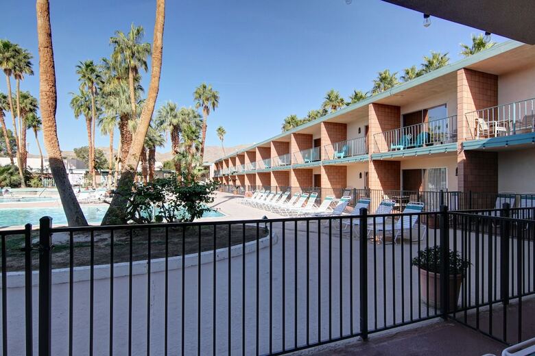 Desert Hot Springs Spa Hotel