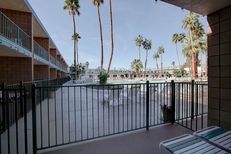 Desert Hot Springs Spa Hotel