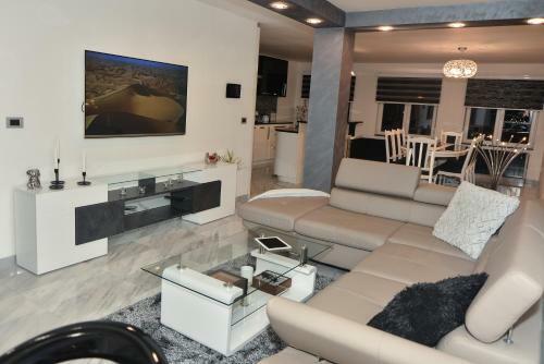 Contemporary Home