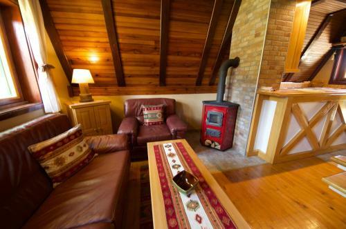 Mountain House Tipi Tara