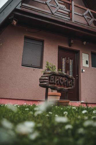 Viola I Detelina Apartments