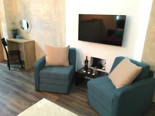 Lola Apartments