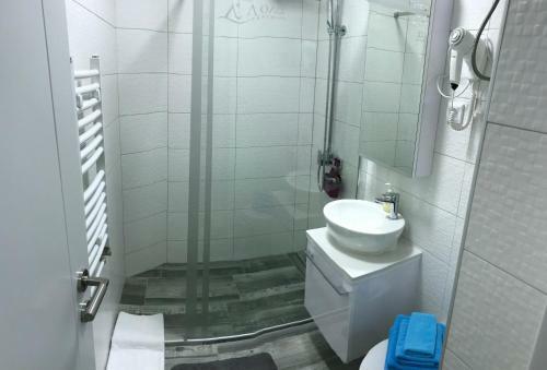 Lola Apartments