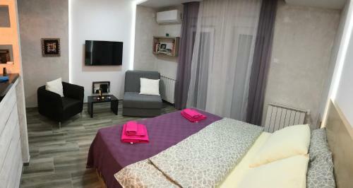 Lola Apartments