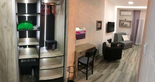 Lola Apartments