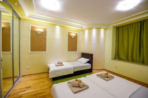 Apartment Sweet House Politika