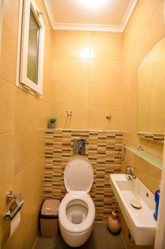 Apartment Sweet House Politika