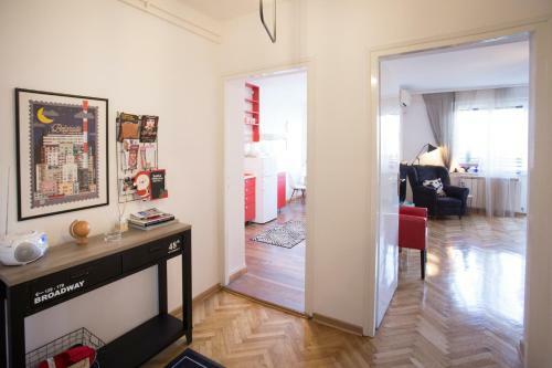 Apartment City Side Up