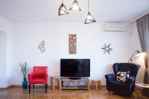 Apartment City Side Up