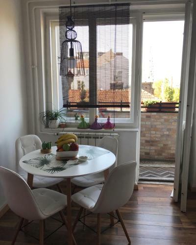 Apartment City Side Up
