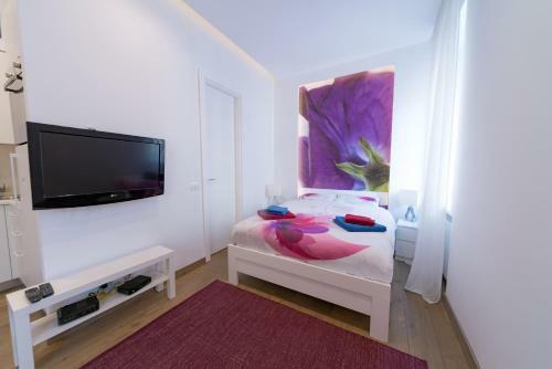 Luxury Center Point Apartment