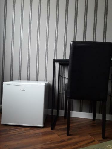 Hostal M&c - Modern Rooms