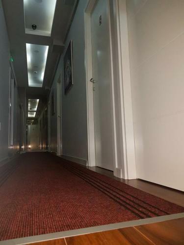 Hostal M&c - Modern Rooms