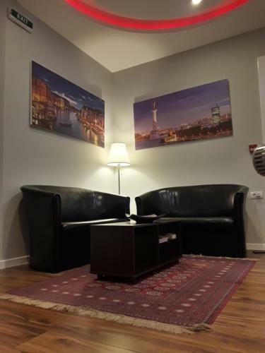 Hostal M&c - Modern Rooms