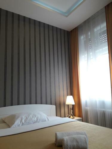 Hostal M&c - Modern Rooms