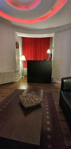 Hostal M&c - Modern Rooms
