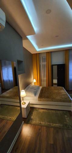 Hostal M&c - Modern Rooms