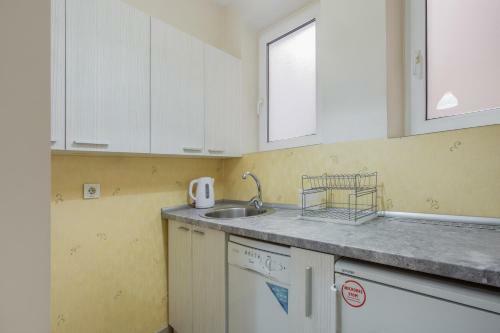Apartment Politika
