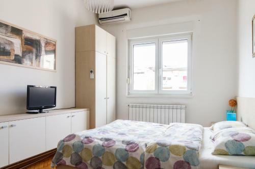 Downtown Apartment 2