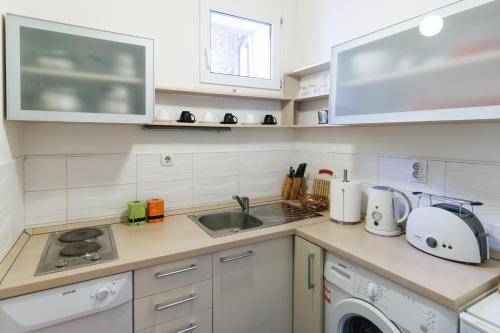 Downtown Apartment 2