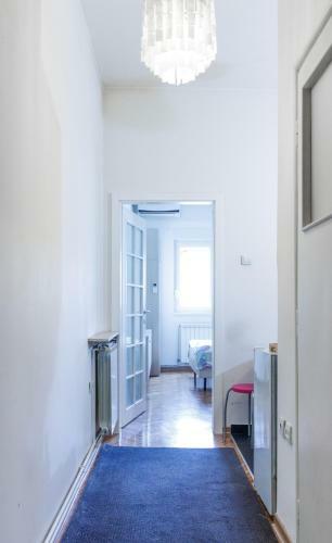 Downtown Apartment 2