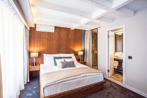 Hostal Nomad Luxury Suites