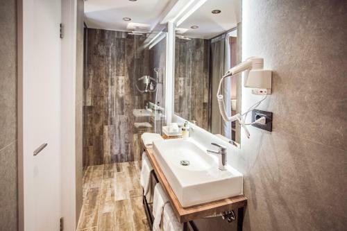 Hostal Nomad Luxury Suites