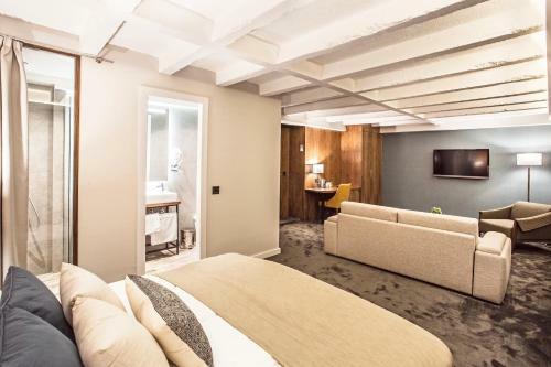 Hostal Nomad Luxury Suites