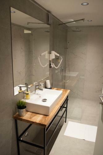 Hostal Nomad Luxury Suites