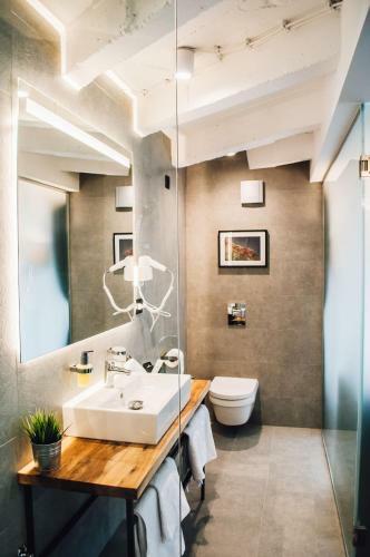 Hostal Nomad Luxury Suites
