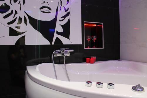 Monroe Apartment