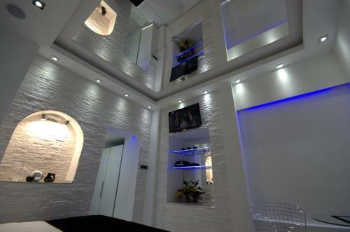 Monroe Apartment