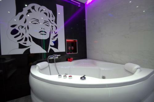 Monroe Apartment