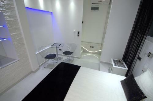 Monroe Apartment