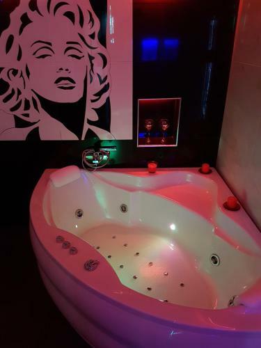 Monroe Apartment