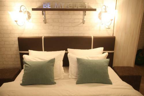 Hostal French Chic House