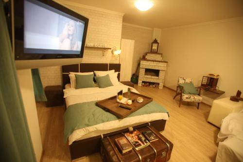 Hostal French Chic House