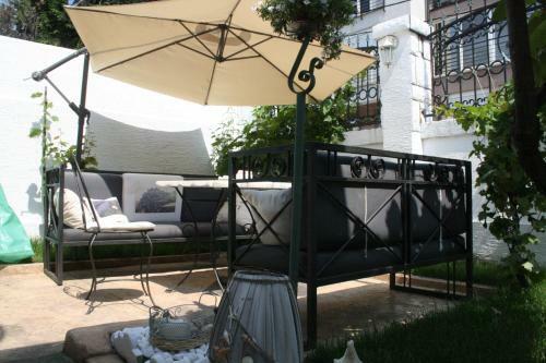 Hostal French Chic House
