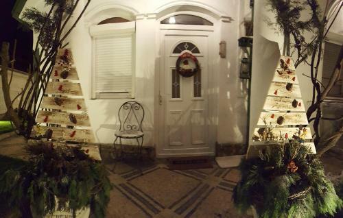 Hostal French Chic House