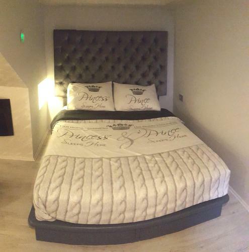 Hostal French Chic House